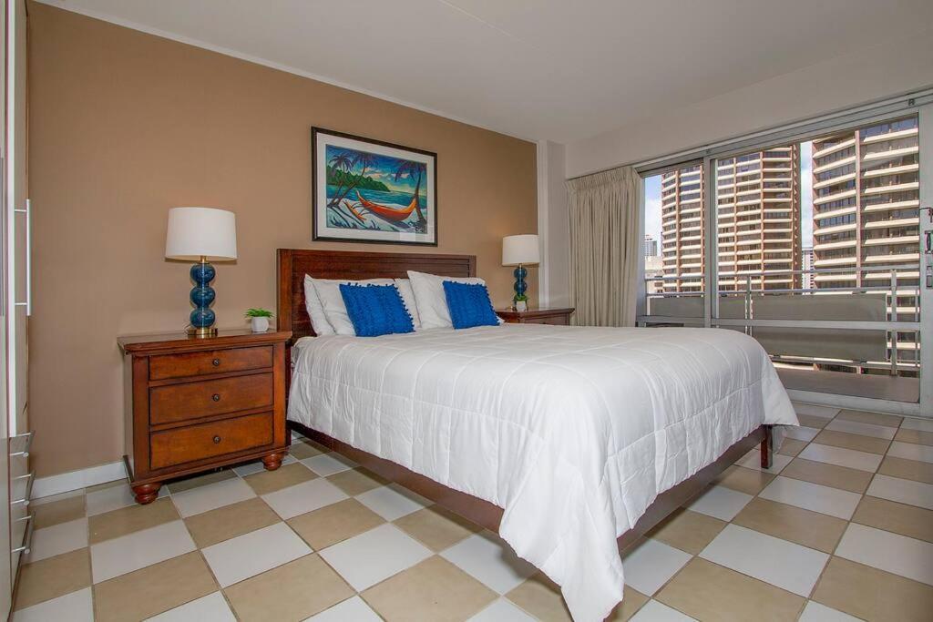 Resort Life At A Low Price- Ilikai Hotel Honolulu Luaran gambar
