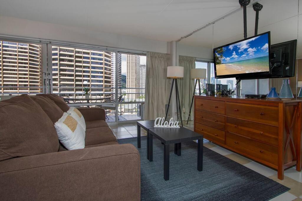 Resort Life At A Low Price- Ilikai Hotel Honolulu Luaran gambar