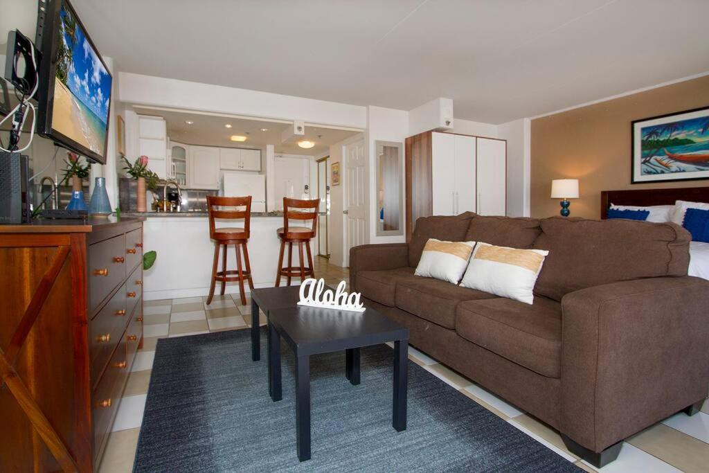 Resort Life At A Low Price- Ilikai Hotel Honolulu Luaran gambar
