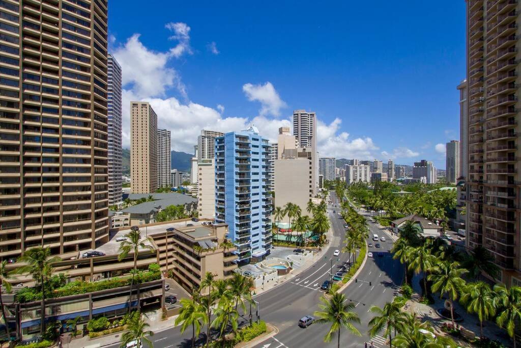 Resort Life At A Low Price- Ilikai Hotel Honolulu Luaran gambar